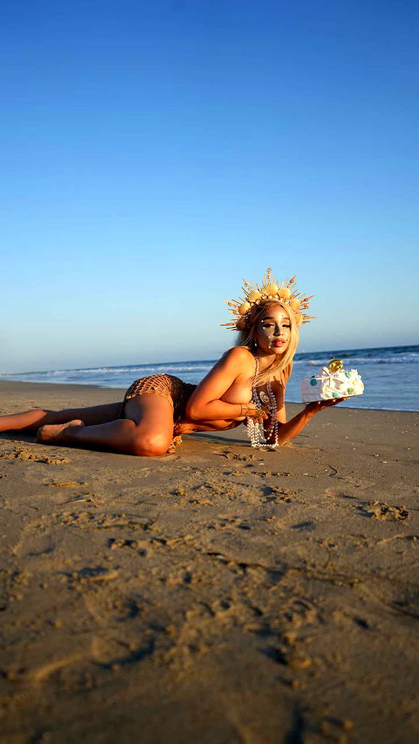 nadia-stone image ~ Altpins