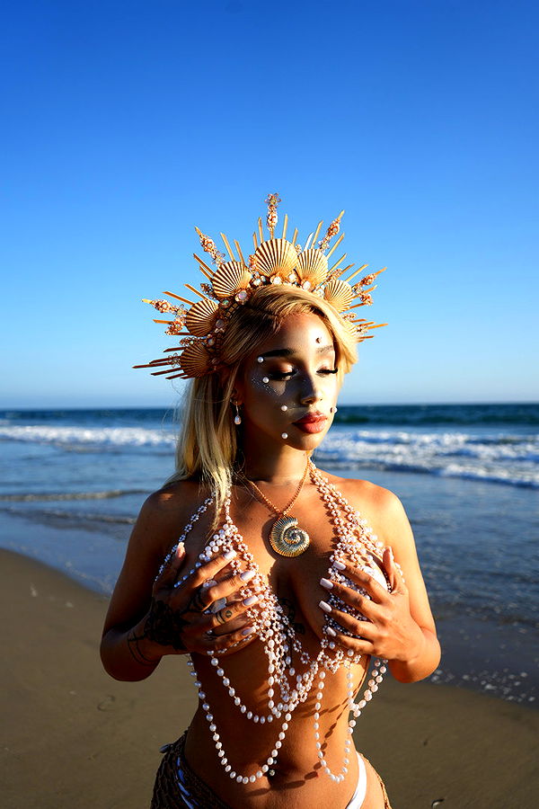 nadia-stone image ~ Altpins