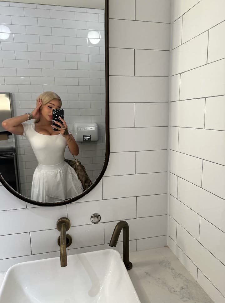 nadia-stone snapchat image archive image