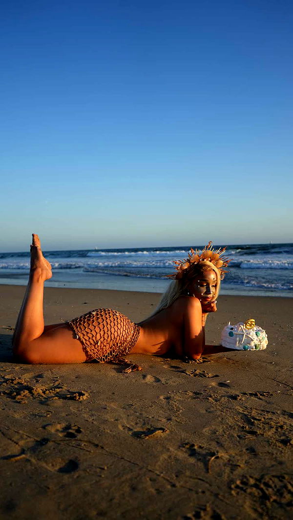 nadia-stone image ~ Altpins