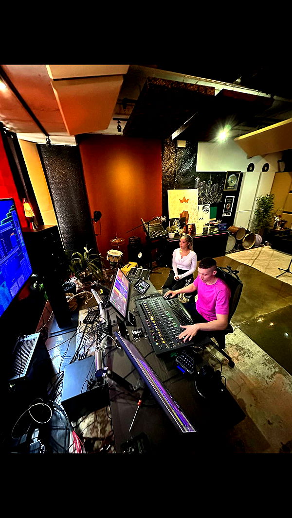 nadia-stone image ~ Altpins