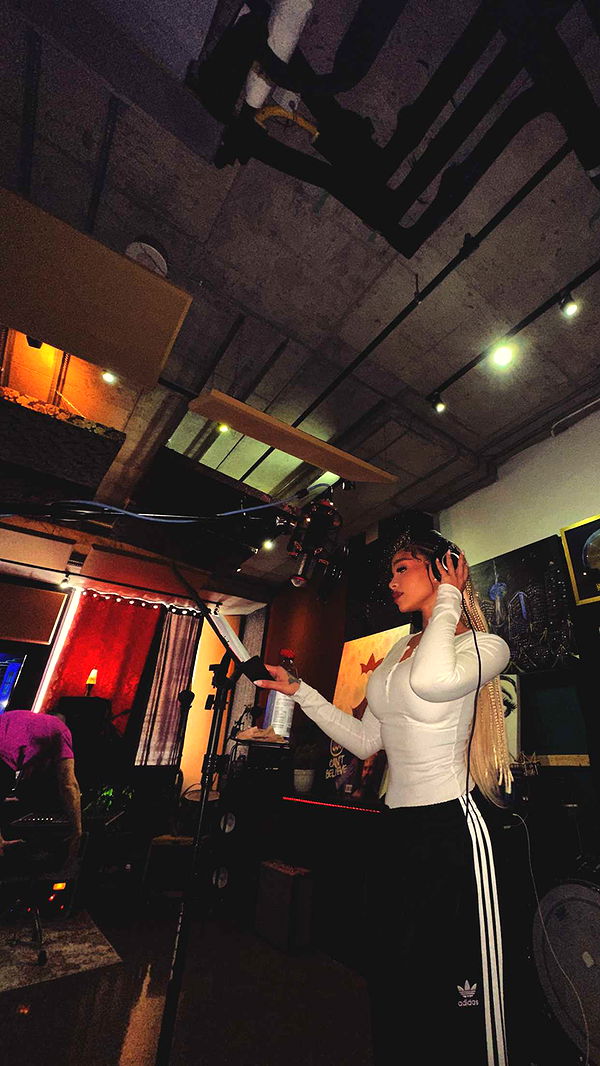 nadia-stone image ~ Altpins