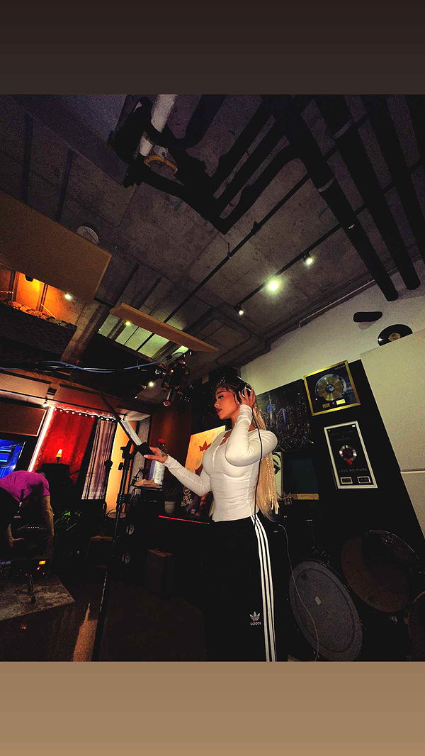 nadia-stone image ~ Altpins