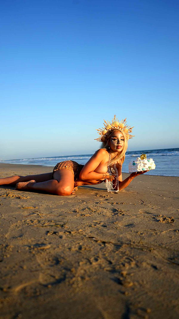 nadia-stone image ~ Altpins