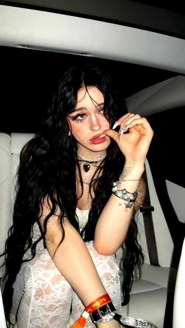 notnevaaadaa image ~ Altpins