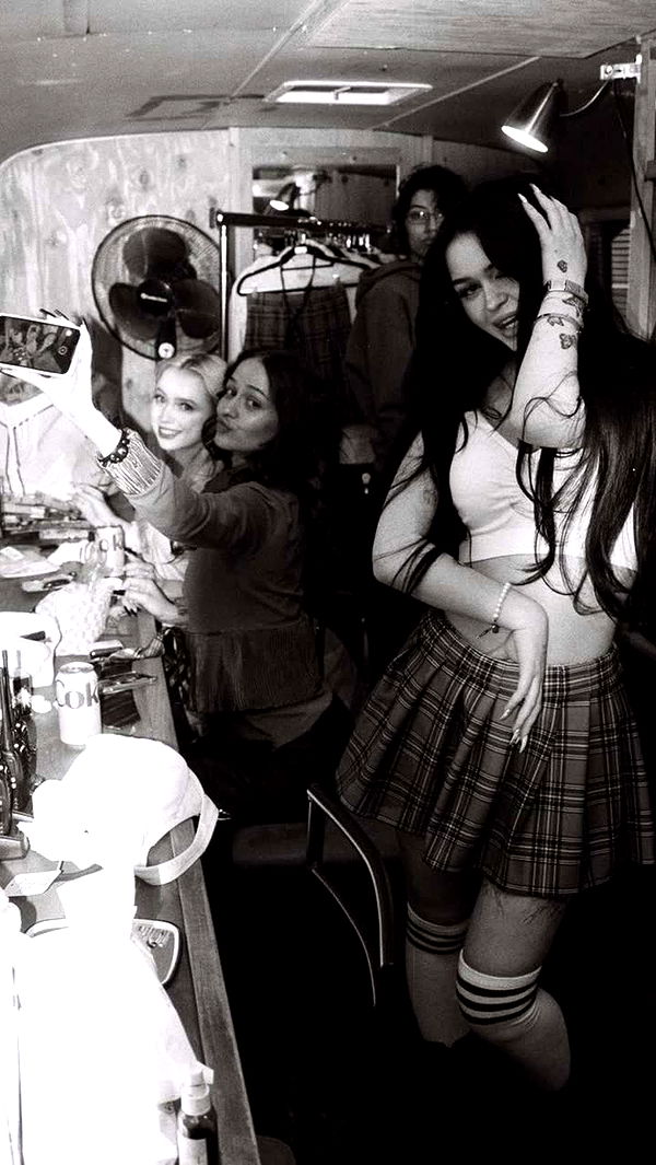 notnevaaadaa image ~ Altpins