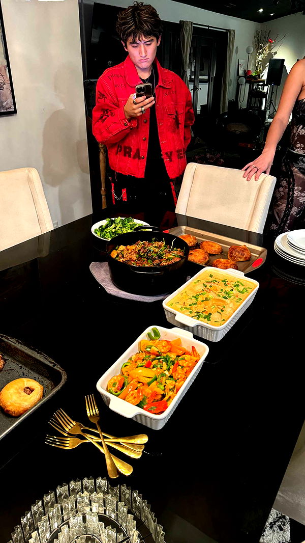 notnevaaadaa image ~ Altpins