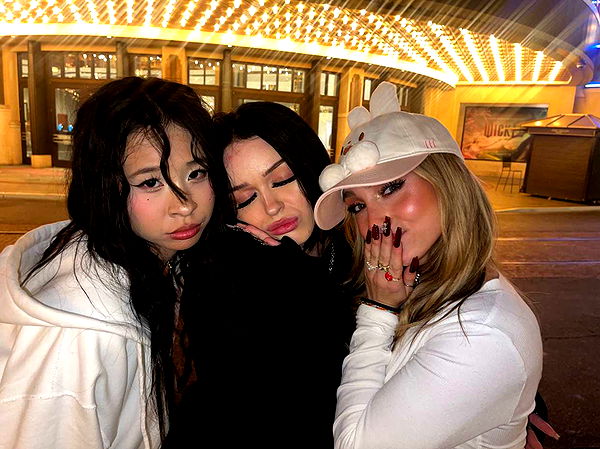 notnevaaadaa image ~ Altpins