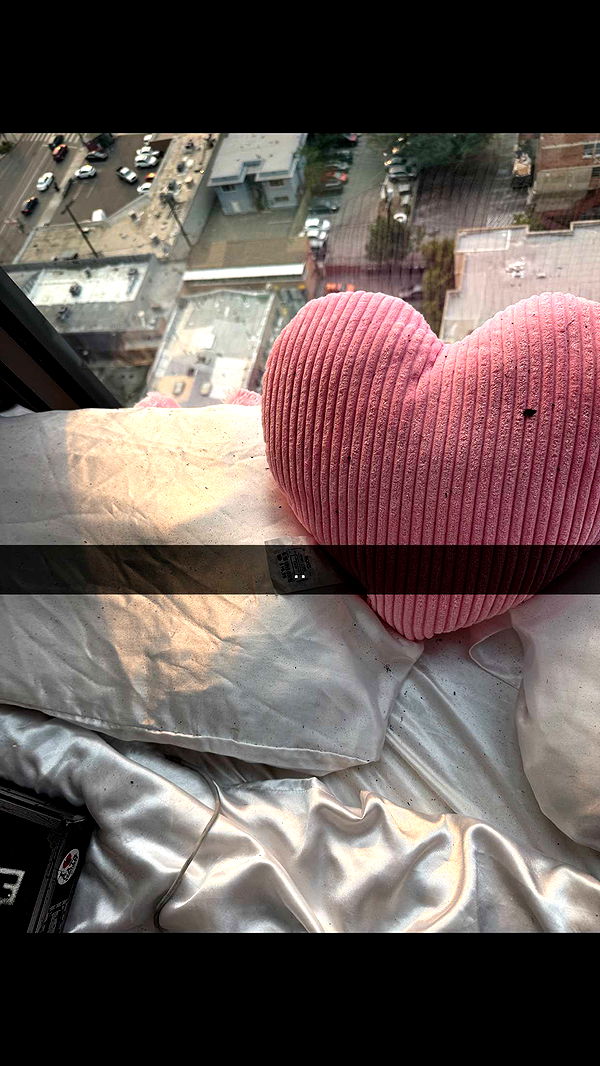 notnevaaadaa image ~ Altpins