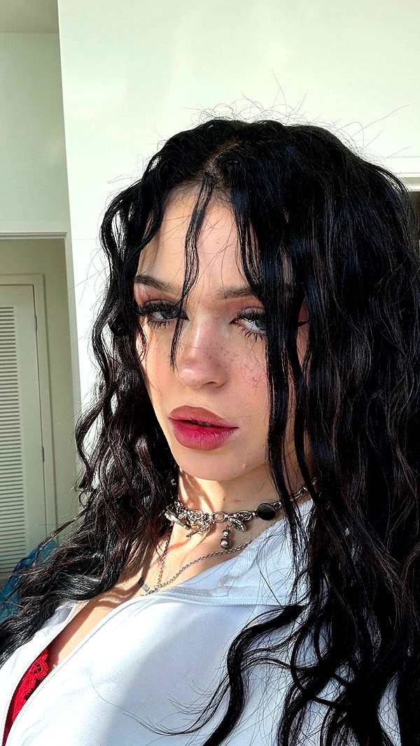 notnevaaadaa image ~ Altpins