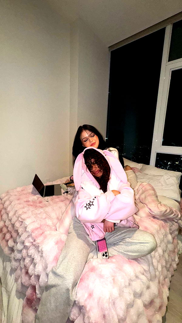 notnevaaadaa image ~ Altpins