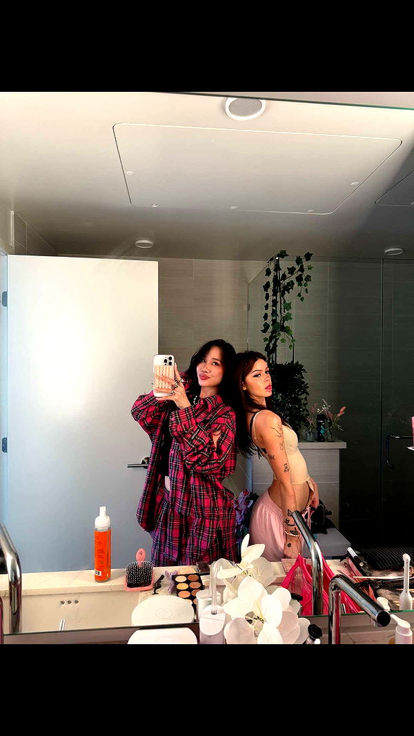 notnevaaadaa image ~ Altpins