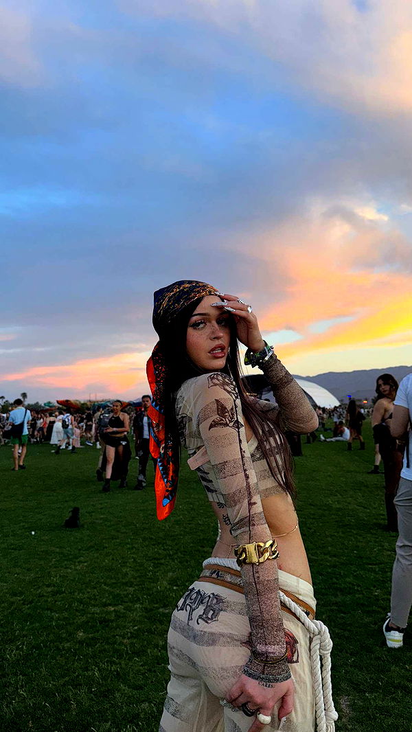 notnevaaadaa image ~ Altpins