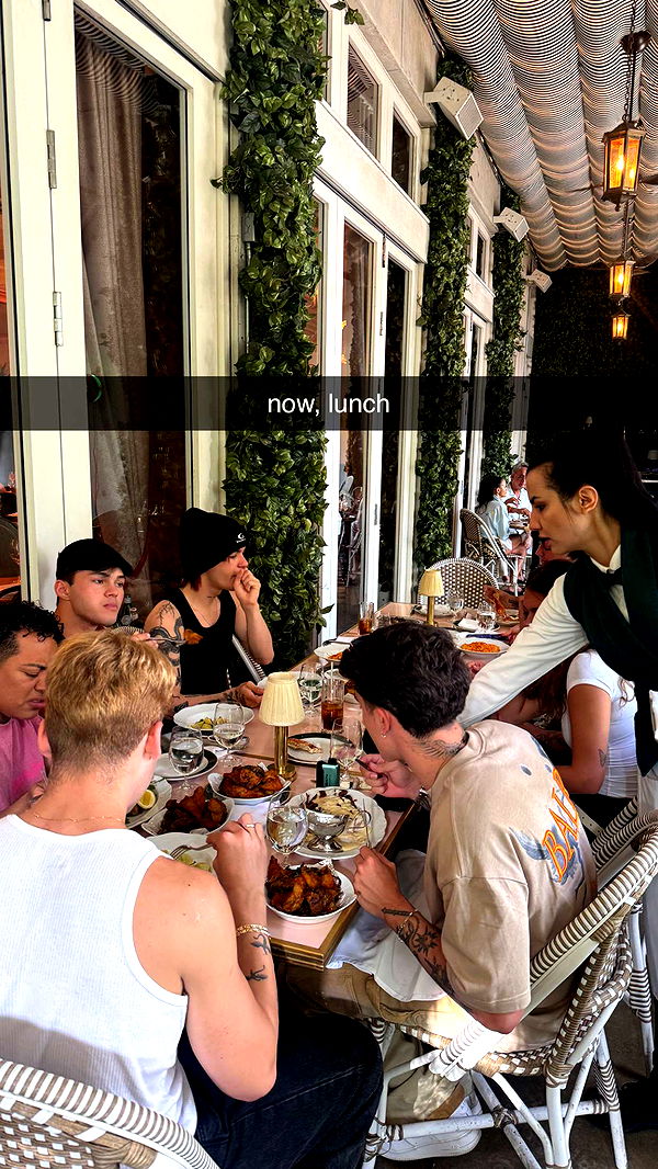 notnevaaadaa image ~ Altpins