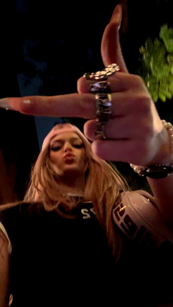 notnevaaadaa image ~ Altpins