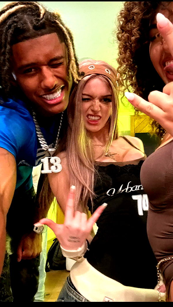 notnevaaadaa image ~ Altpins