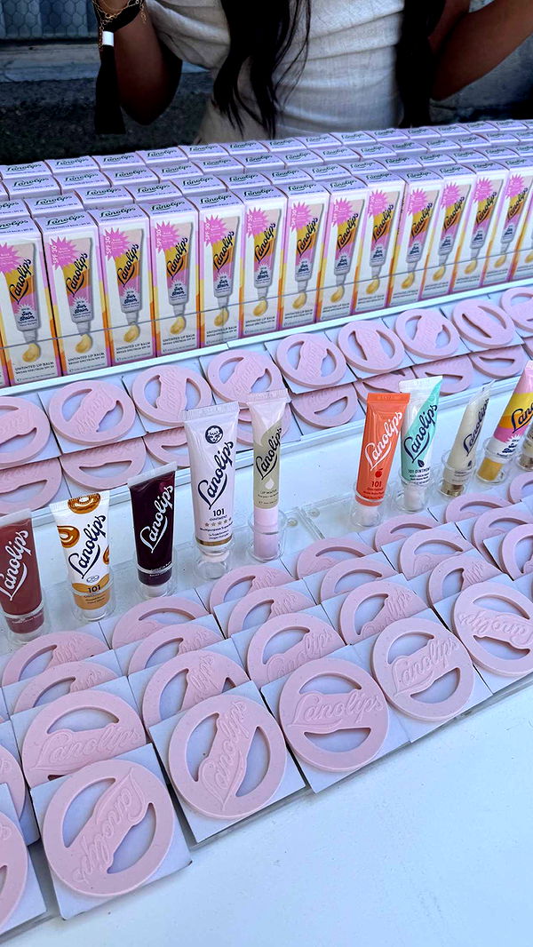 notnevaaadaa image ~ Altpins