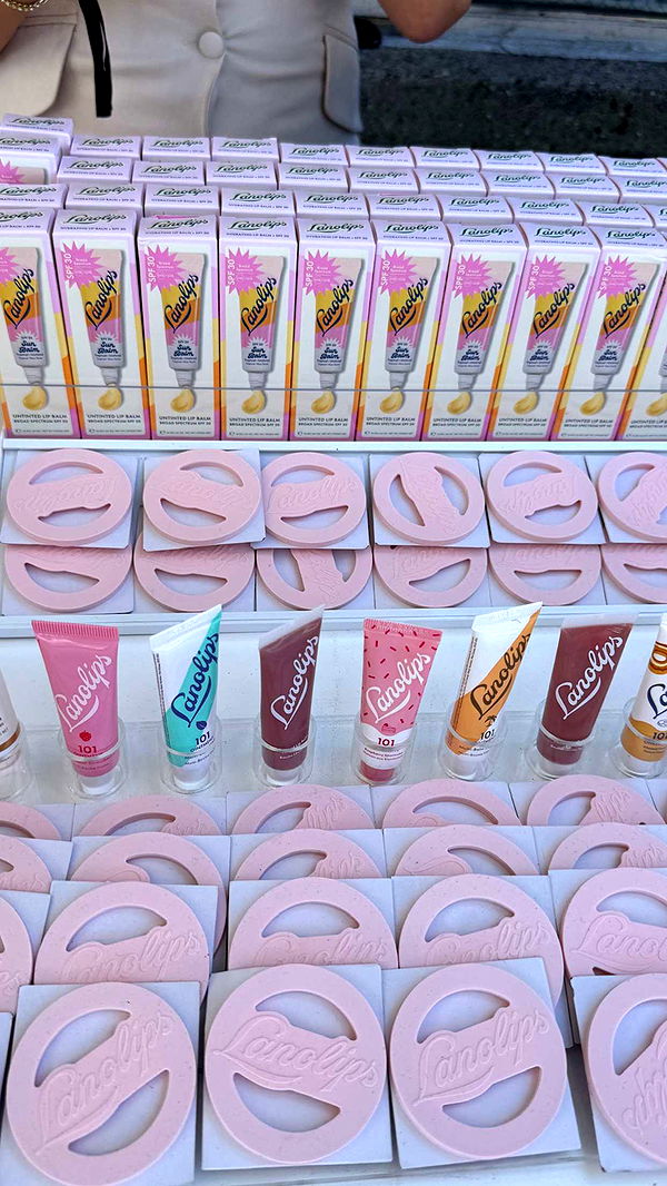 notnevaaadaa image ~ Altpins