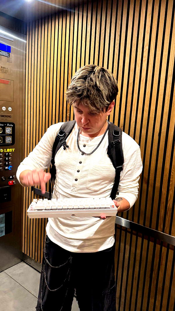 notnevaaadaa image ~ Altpins