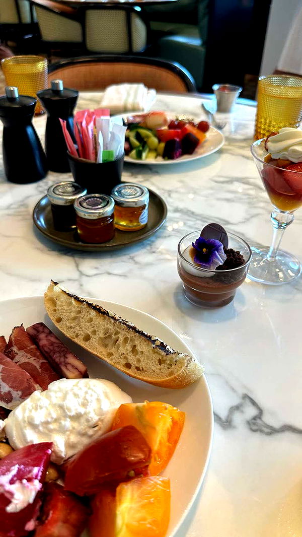 realhaylujan image ~ Altpins