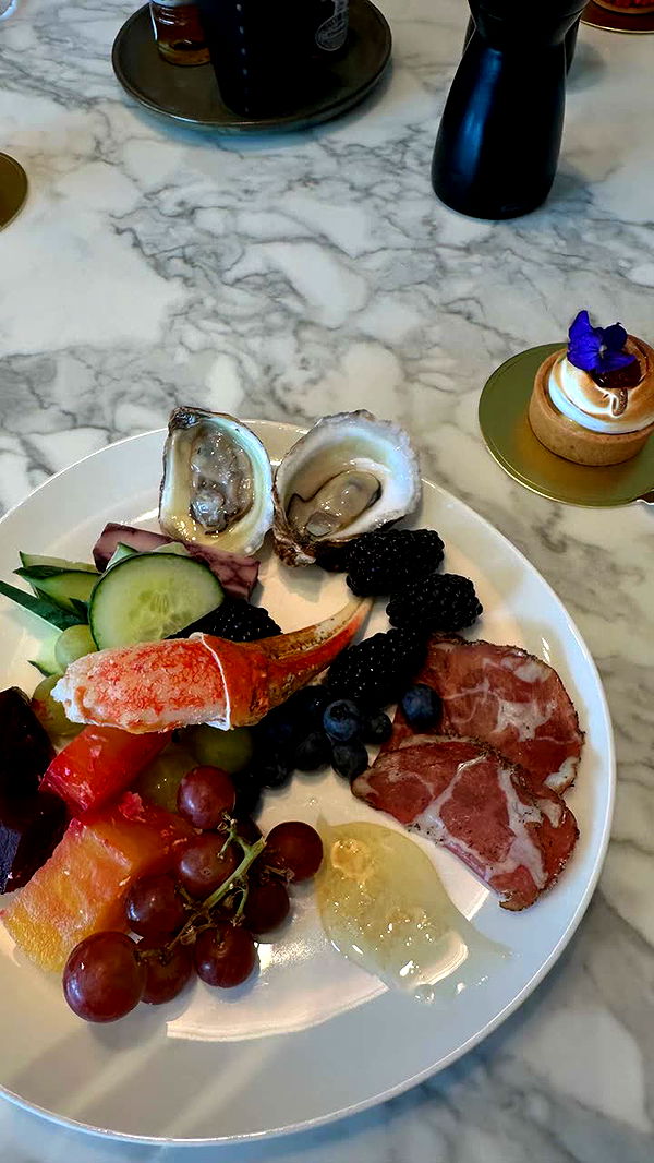 realhaylujan image ~ Altpins