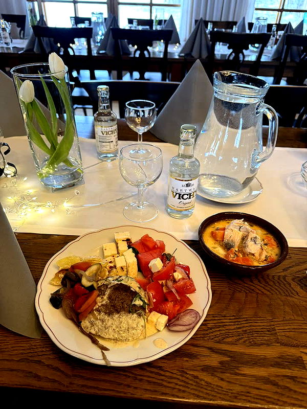 realhaylujan image ~ Altpins