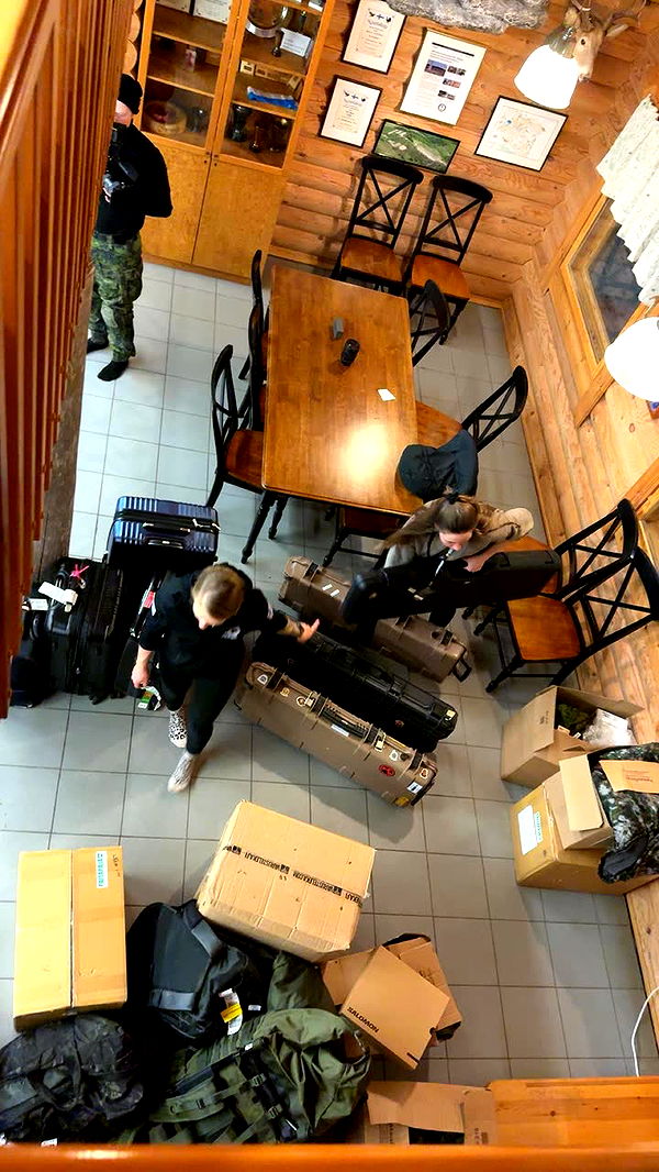 realhaylujan image ~ Altpins