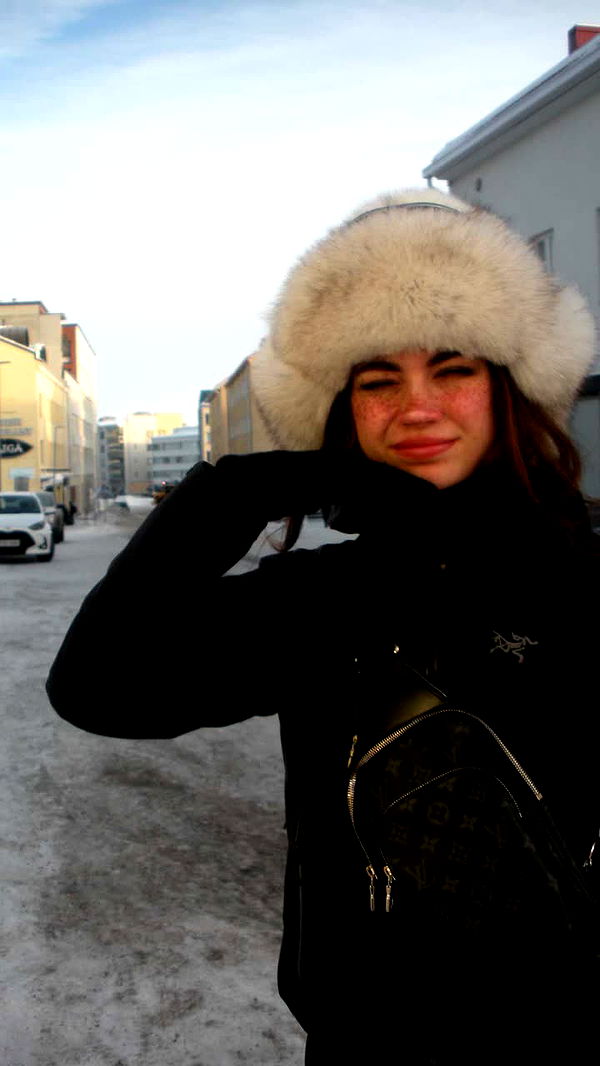 realhaylujan image ~ Altpins