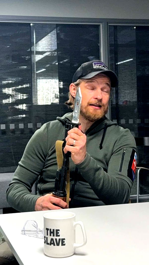 realhaylujan image ~ Altpins