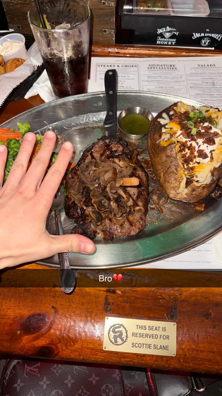 realhaylujan snapchat image archive image