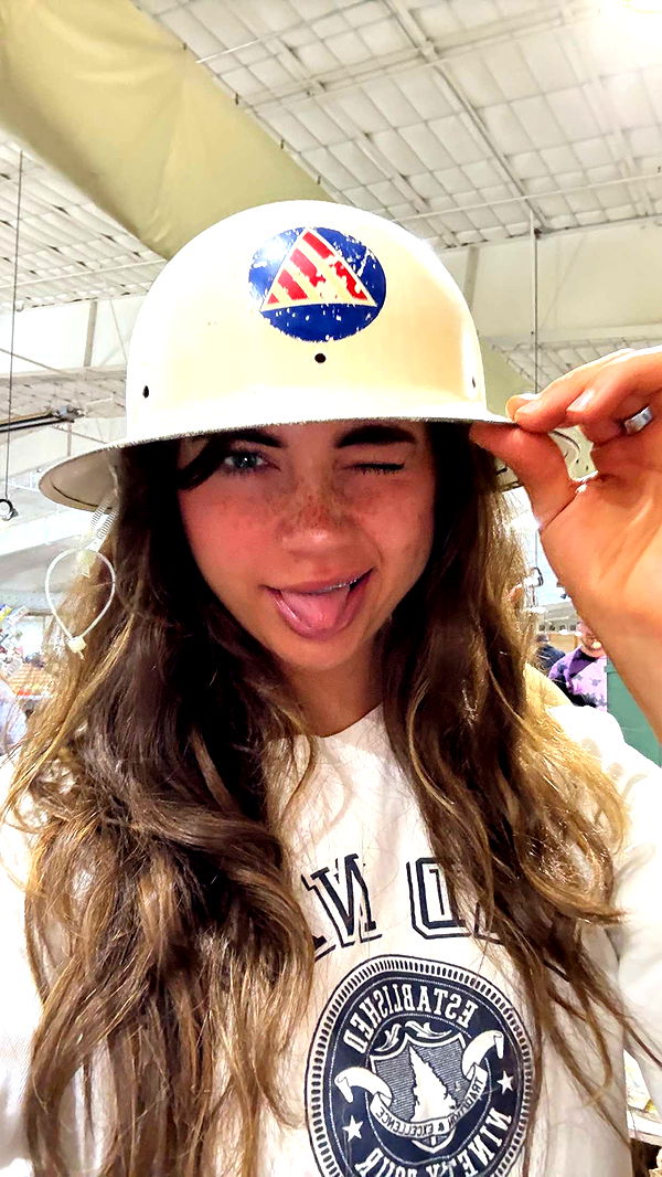 realhaylujan image ~ Altpins