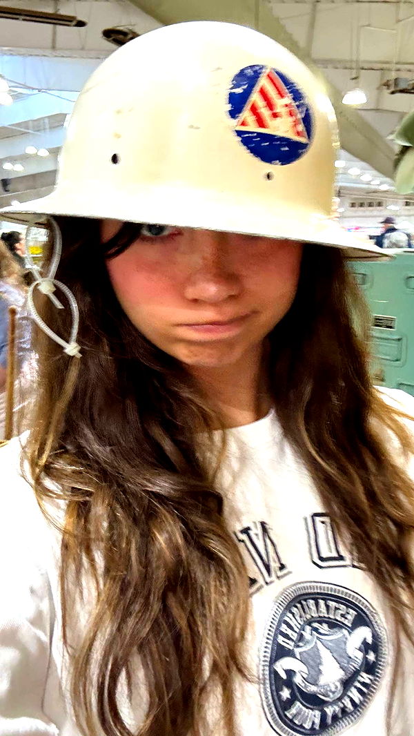 realhaylujan image ~ Altpins