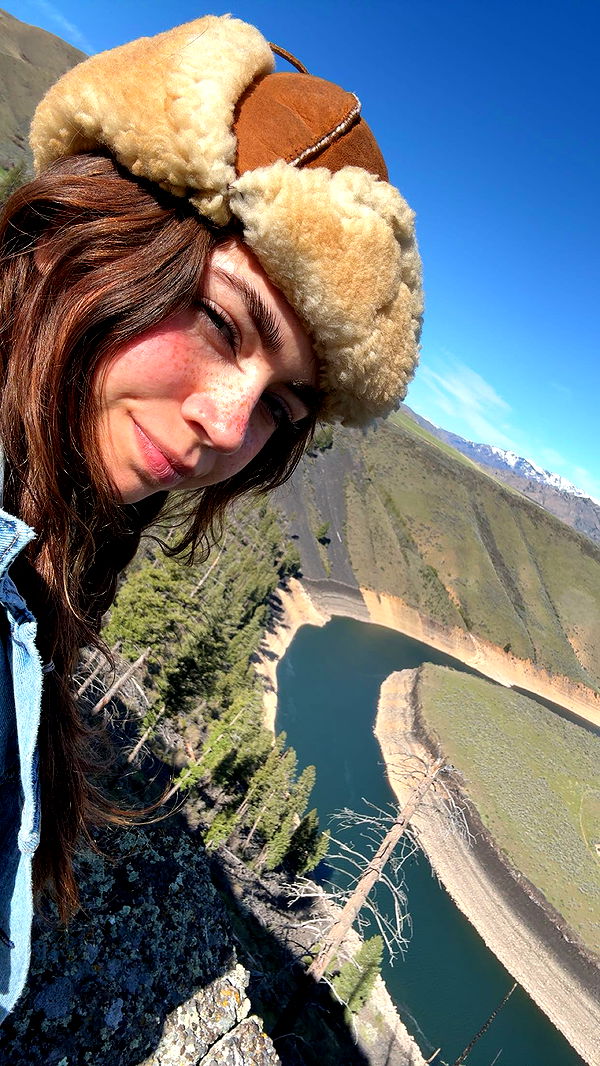 realhaylujan image ~ Altpins