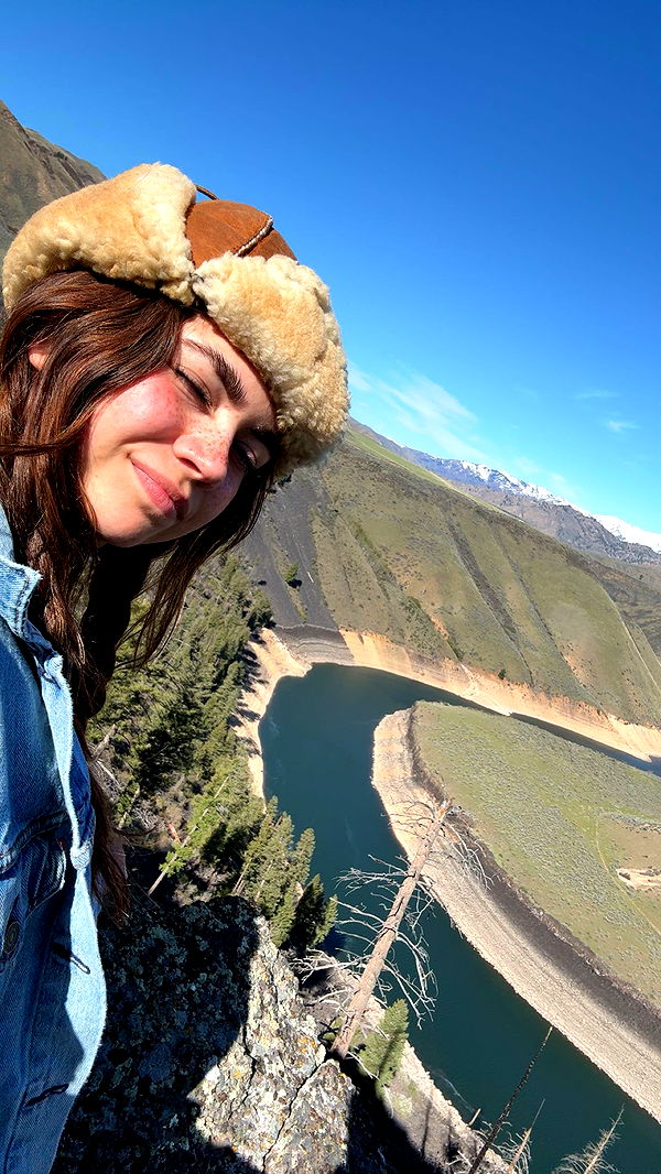 realhaylujan image ~ Altpins