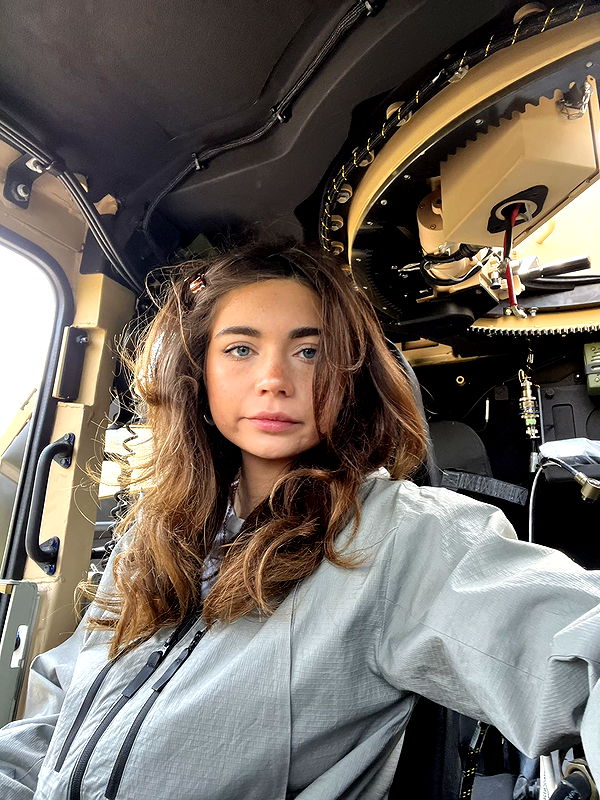 realhaylujan image ~ Altpins