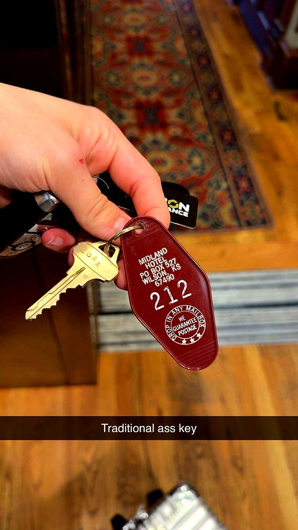 realhaylujan image ~ Altpins