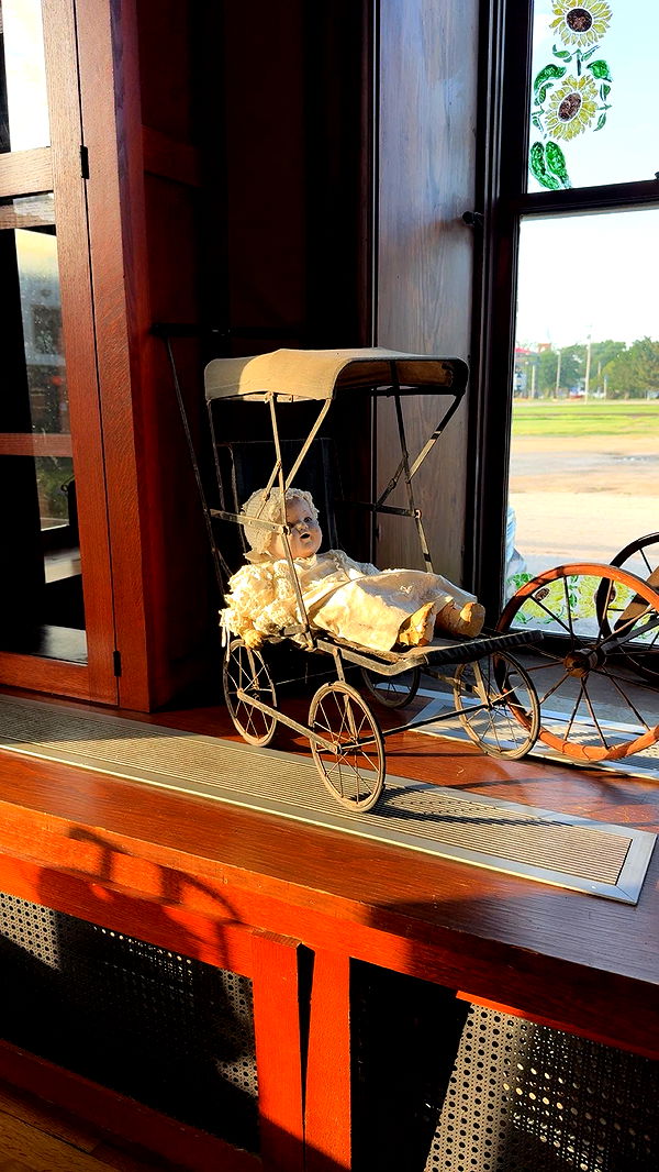 realhaylujan image ~ Altpins