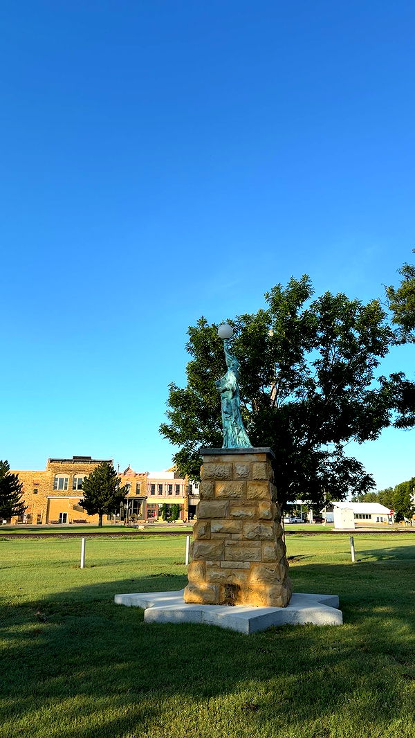 realhaylujan image ~ Altpins