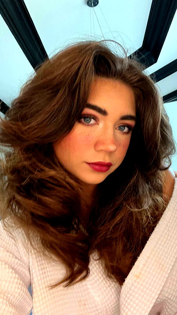 realhaylujan image ~ Altpins