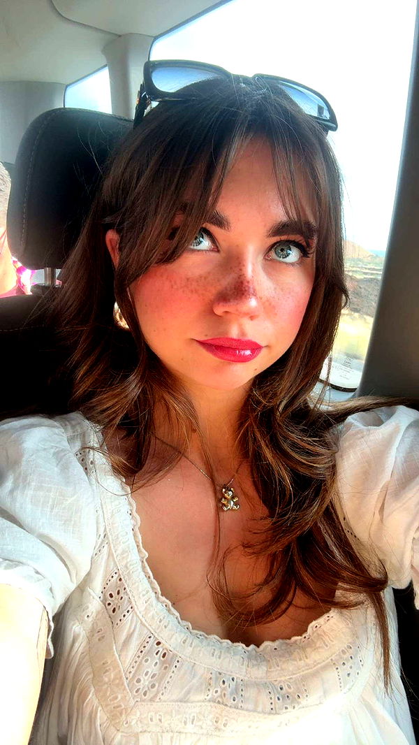 realhaylujan image ~ Altpins