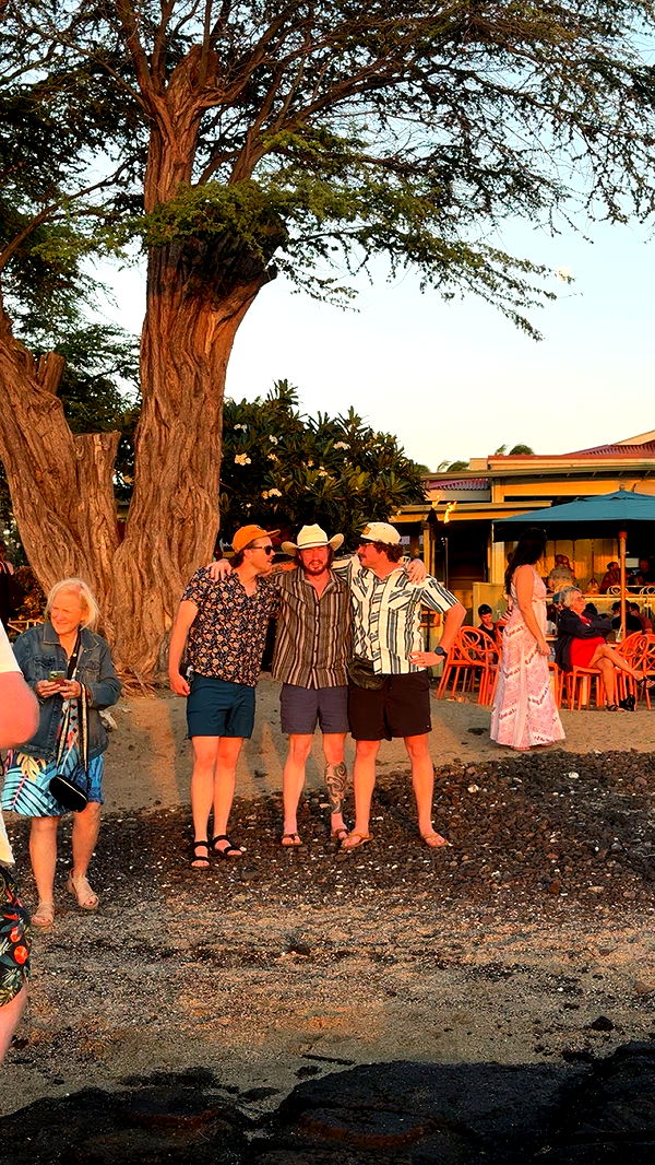 realhaylujan image ~ Altpins