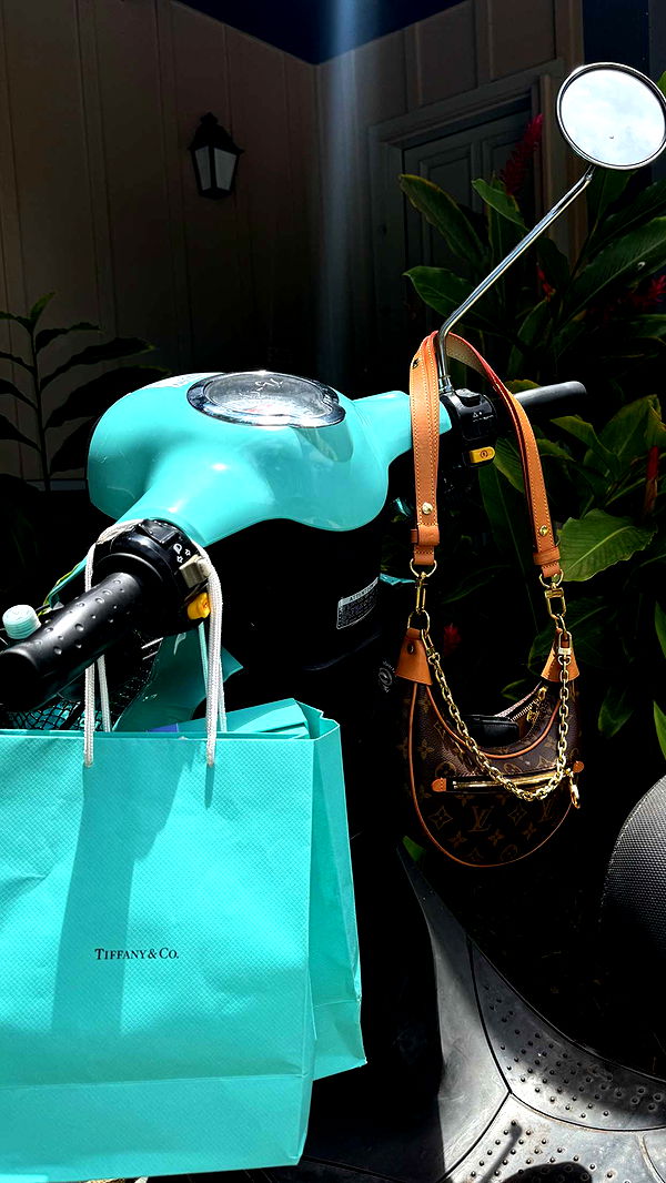 realhaylujan image ~ Altpins