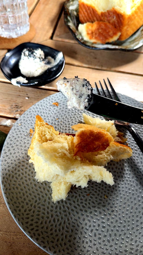 realhaylujan image ~ Altpins