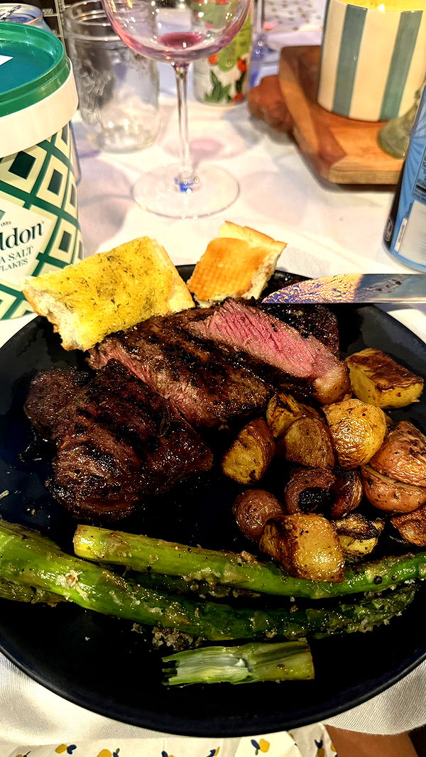 realhaylujan image ~ Altpins