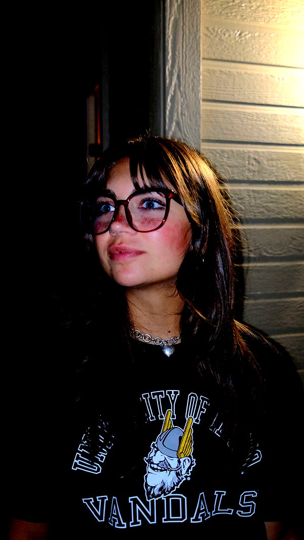 realhaylujan image ~ Altpins