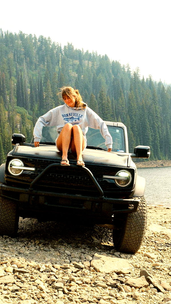 realhaylujan image ~ Altpins