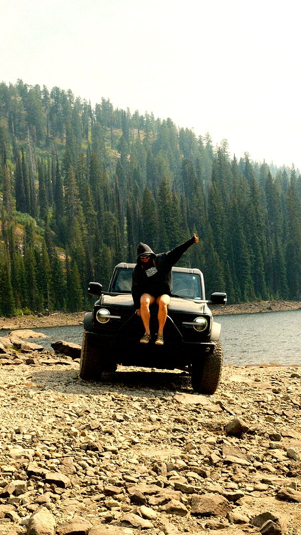 realhaylujan image ~ Altpins