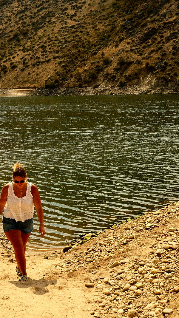 realhaylujan image ~ Altpins