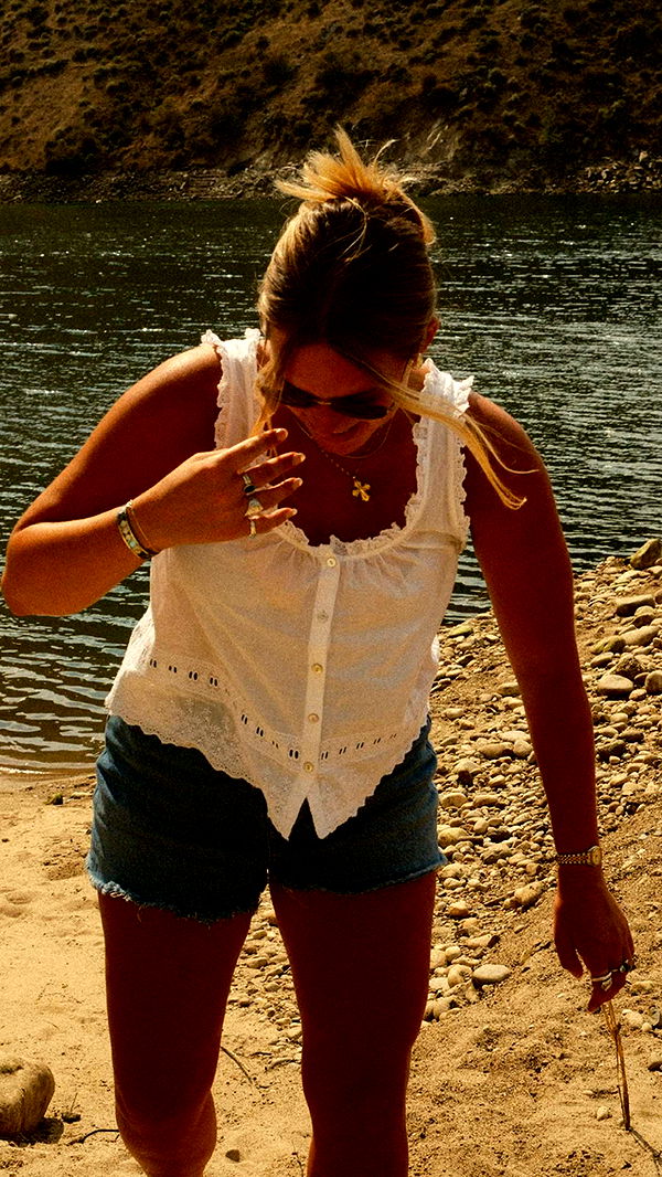 realhaylujan image ~ Altpins