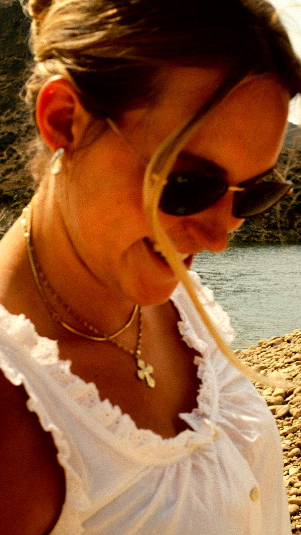 realhaylujan image ~ Altpins